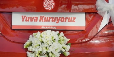 mediamarkt-turkiyenin-gelin-arabasi-buyuk-ilgi-gordu.jpg