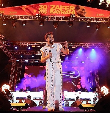 sefo-aliagada-zafer-coskusunu-zirveye-tasidi.jpg