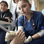 podoloji-bolumu-ogretim-elemanlari-ve-ogrencilerinden-dunya-diyabet-gununde-tarama-seferberligi.jpg
