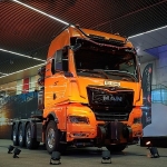 yeni-aslan-kral-man-250-tonluk-dev-cekicisini-tanitti.jpg