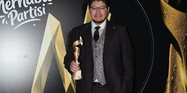 avukat-onur-yagisana-bir-odul-daha.jpg