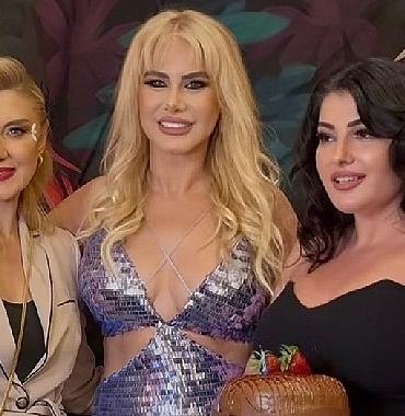 ebru-toruna-cifte-surpriz.jpg