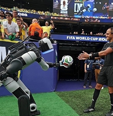 hyundainin-insansi-robotu-atlas-fifa-dunya-kupasi-2026-sahnesinde.jpg