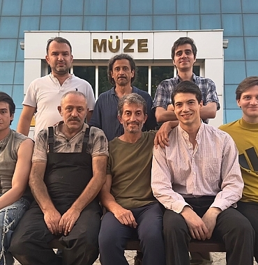 komur-karasi-topraktan-yeni-bir-hayat-arayisi.jpg